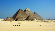 The three large pyramids at Giza, from left to right: Menkaure, Khafre, Khufu.